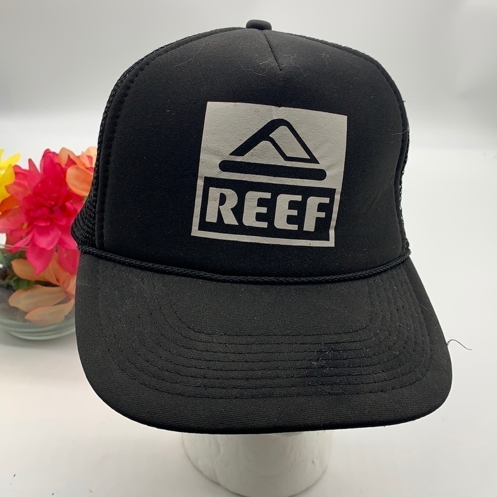 Reef Black White Trucker SnapBack Hat  HT0095A